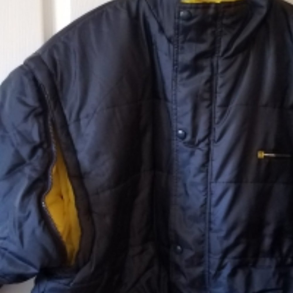 GUESS Jacket - Picture 8 of 9
